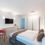 アパートホテル Studiohouse Frankfurt 4*