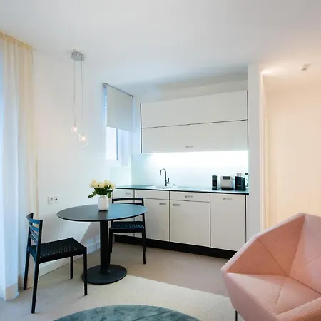 Studiohouse Frankfurt 4*