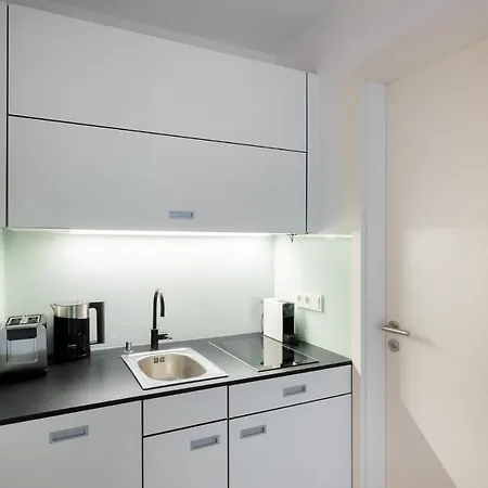 Studiohouse Frankfurt 4*