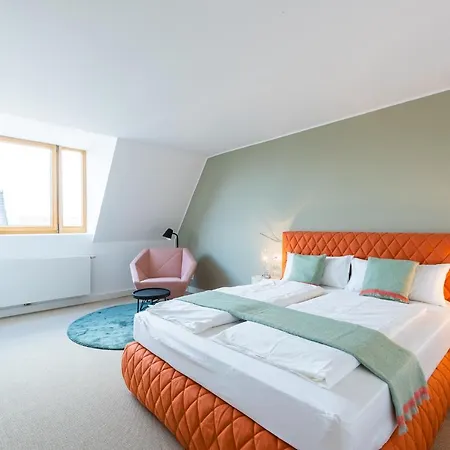 Studiohouse Frankfurt 4*