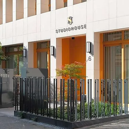 アパートホテル Studiohouse Frankfurt フランクフルト