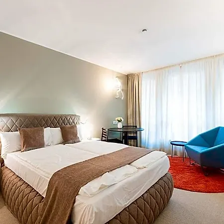 アパートホテル Studiohouse Frankfurt 4*