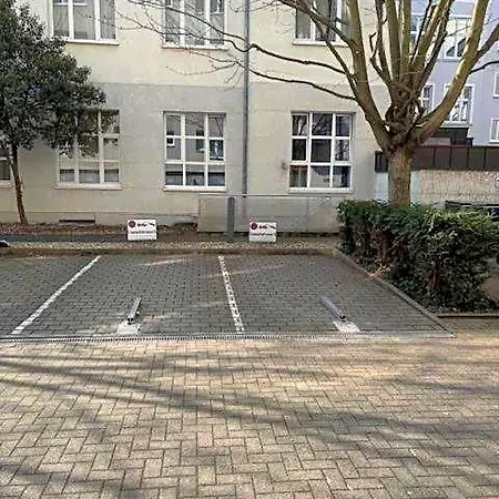 Studiohouse Frankfurt 4*