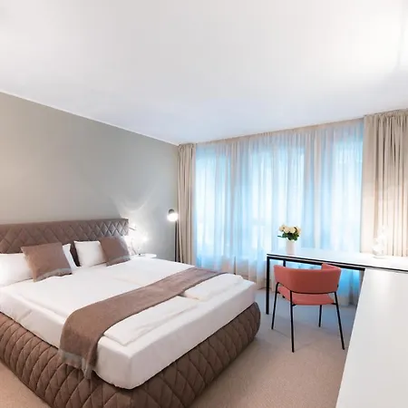 Studiohouse Frankfurt 4*